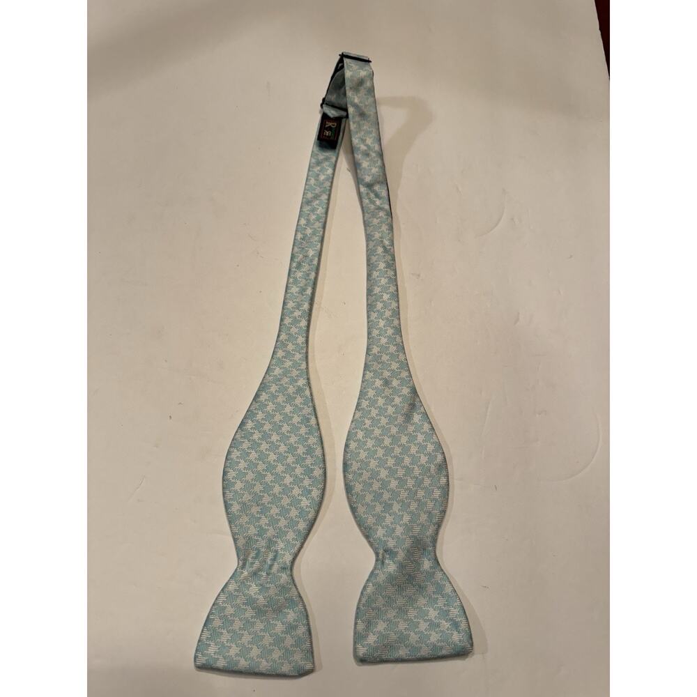 R Hanauer bow tie Silk Carolina Blue UNC Tarheels Made In USA Checkered